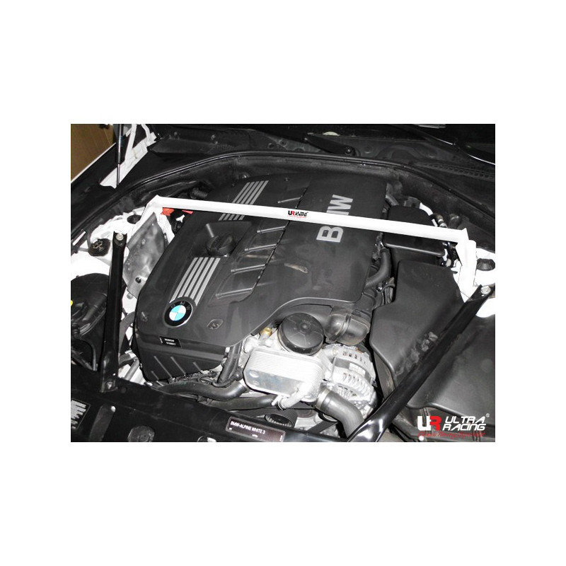 BMW 520/525/528 F10 10+ UltraRacing 2P barre anti-rapprochement supérieure avant 