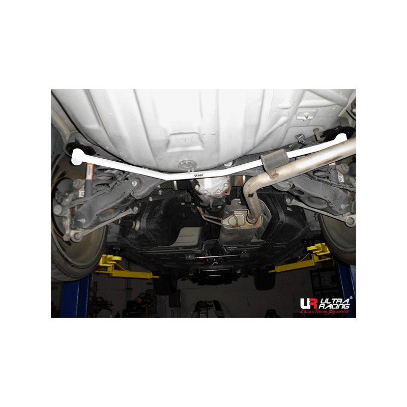 Chrysler 300C V6/V8 05-15 UltraRacing 2P Support inférieur arrière 