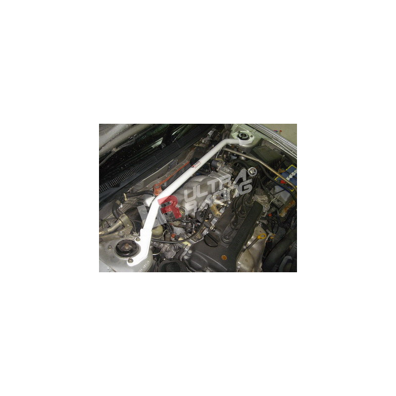 Nissan Sunny 95-99 B14 UltraRacing barre anti-rapprochement supérieure avant 