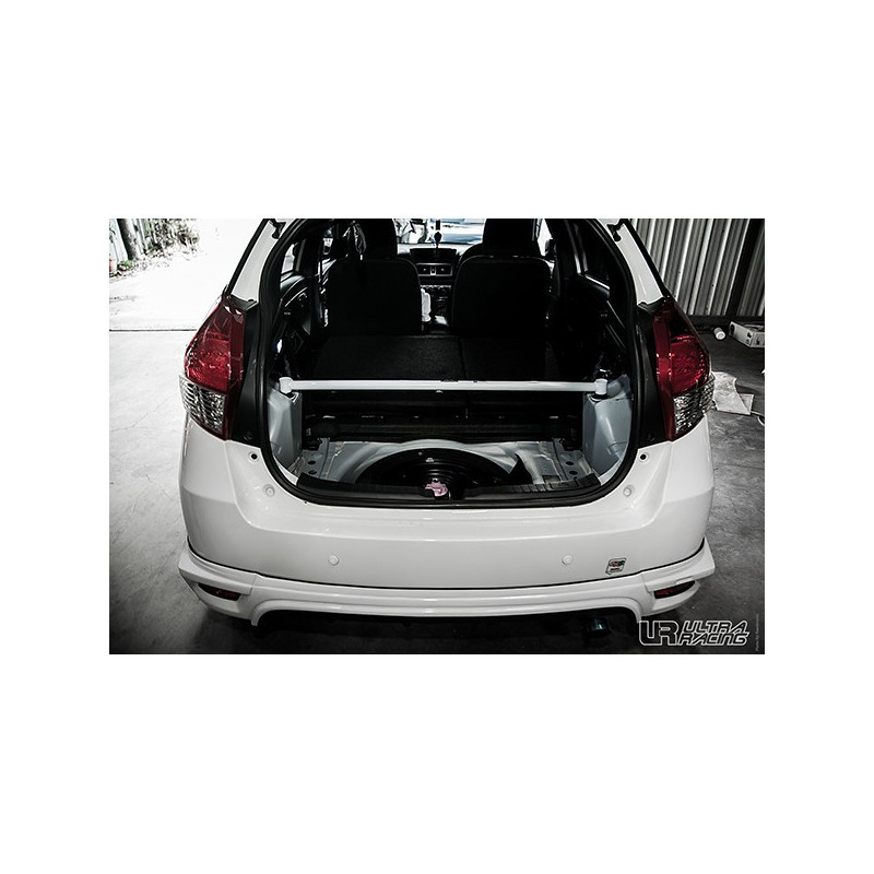 Toyota Yaris 10+ XP13  UltraRacing 2P barre anti-rapprochement supérieure arrière 