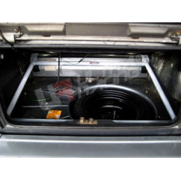 VW Golf I UltraRacing Barre anti-rapprochement de coffre 4 points 